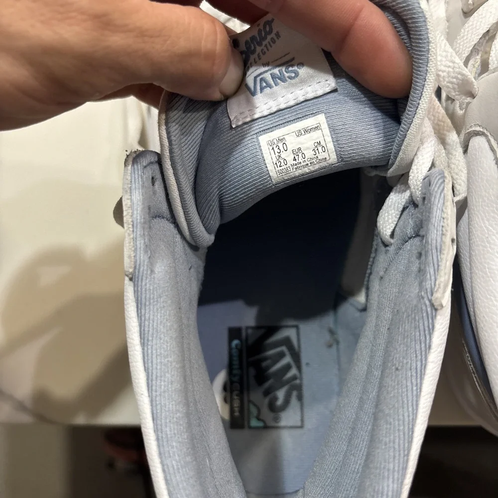 vans lowland Mid comfycush Size 13